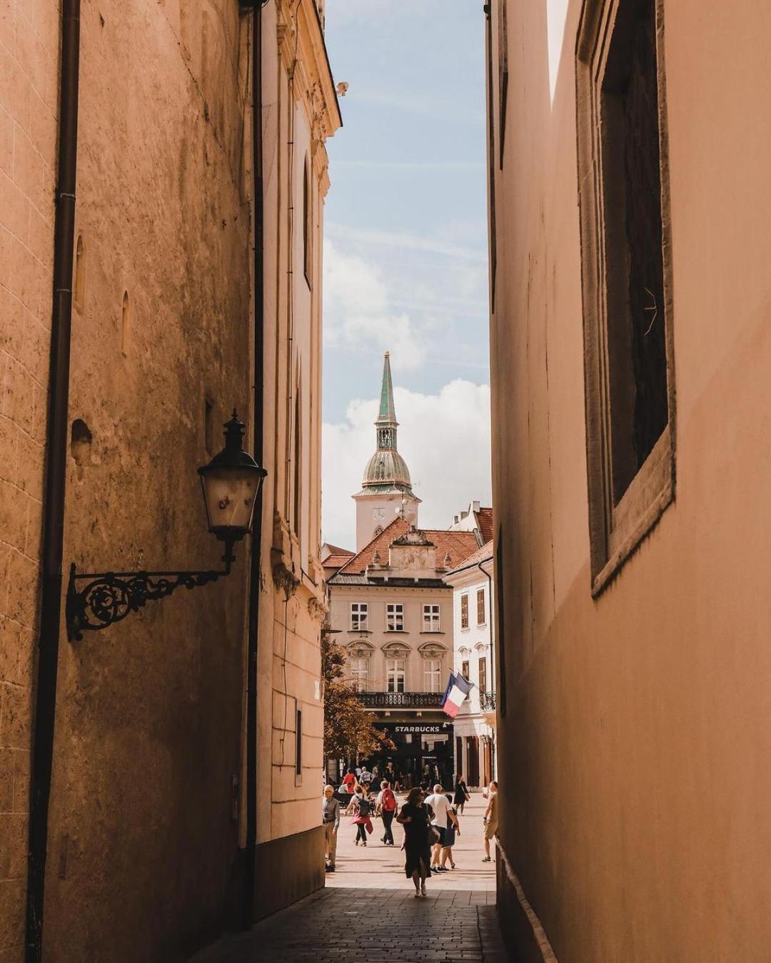 Extralarge Queen Room In The Heart Of Bratislava With Terrace Exteriér fotografie